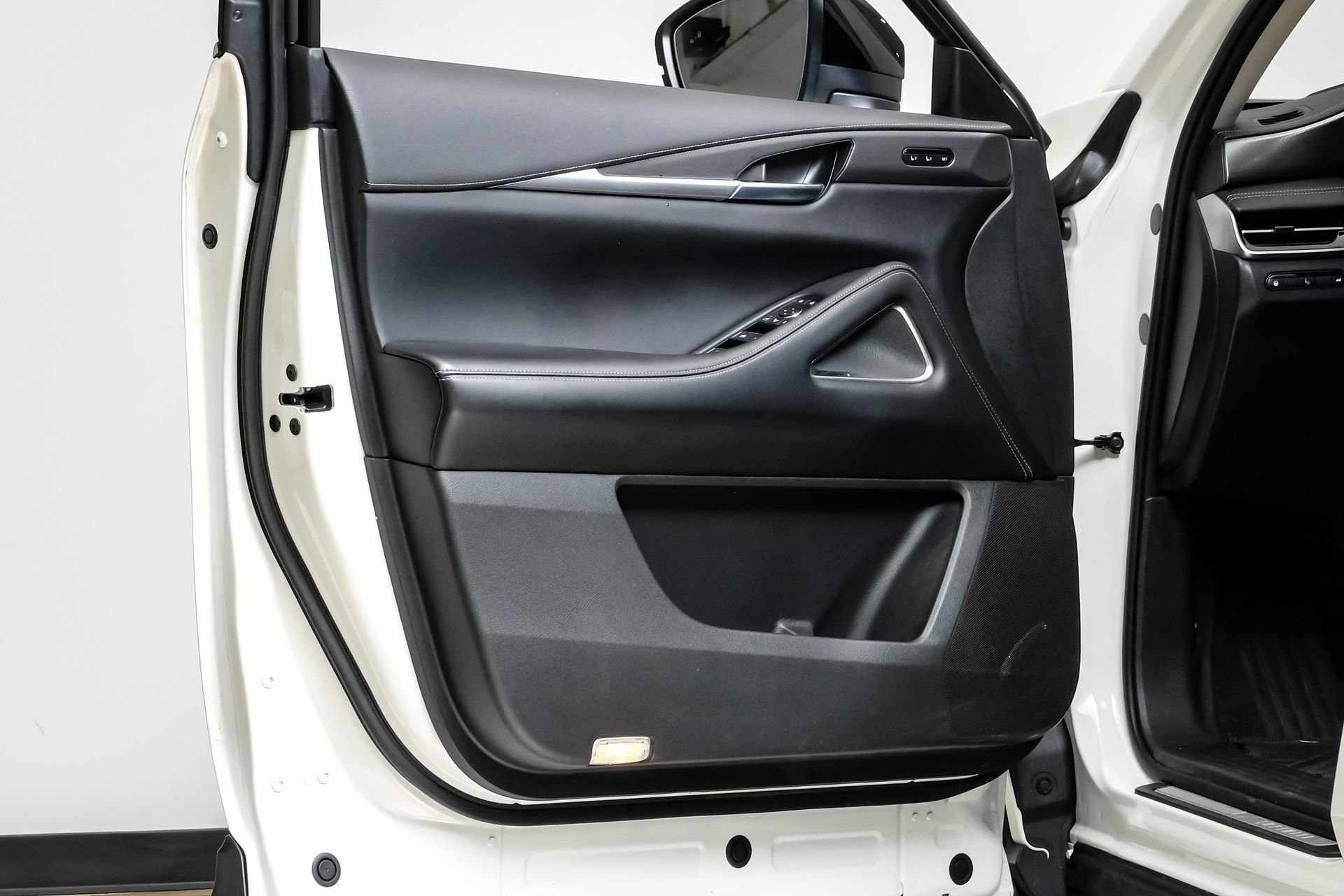 Used 2023 INFINITI QX60 Luxe w/ Vision Package image 47