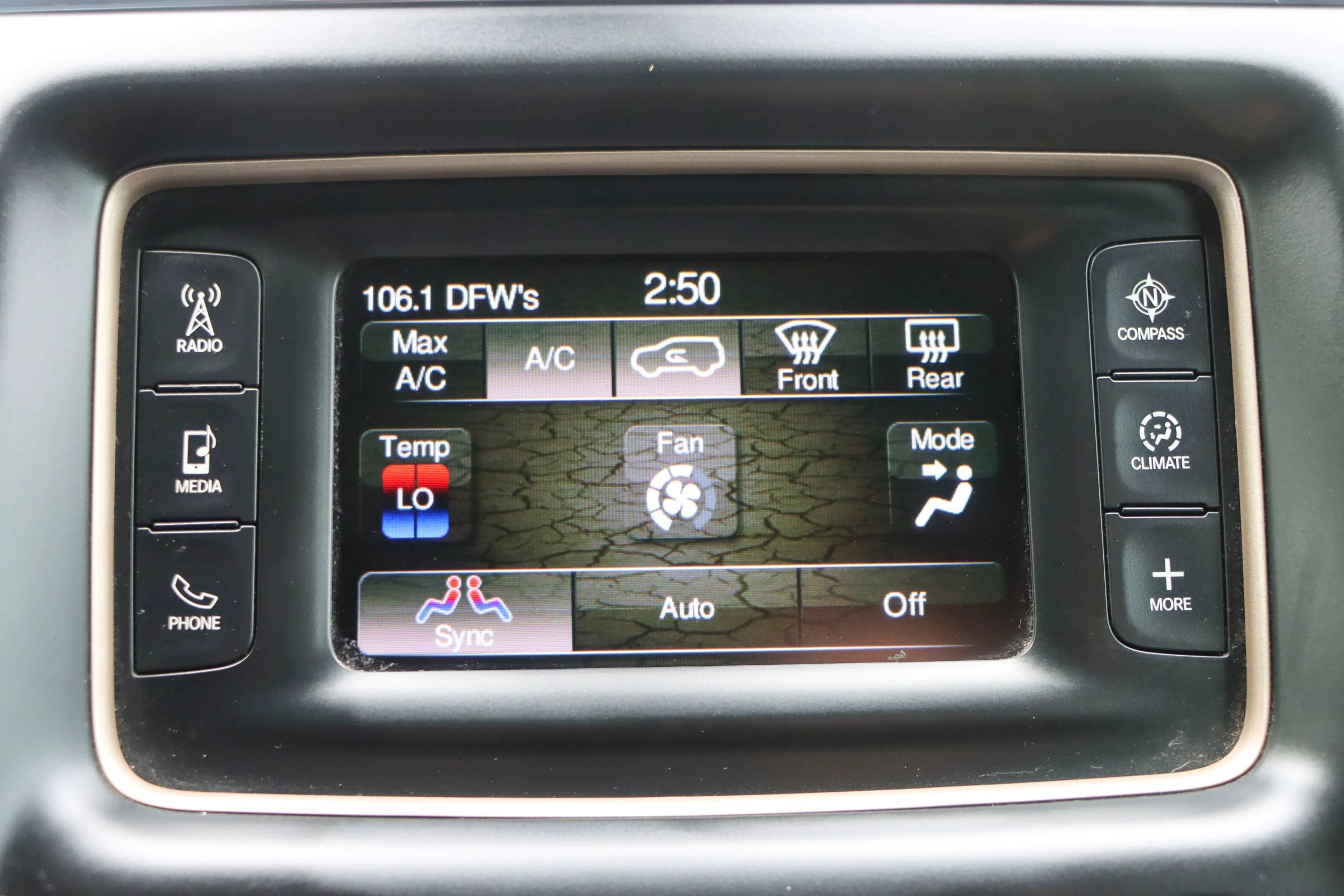 Used 2017 Jeep Grand Cherokee Laredo RWD image 34