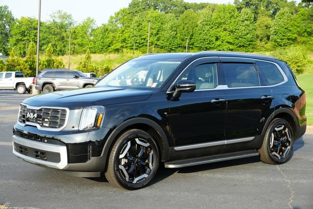 Used 2025 Kia Telluride S FWD image 3