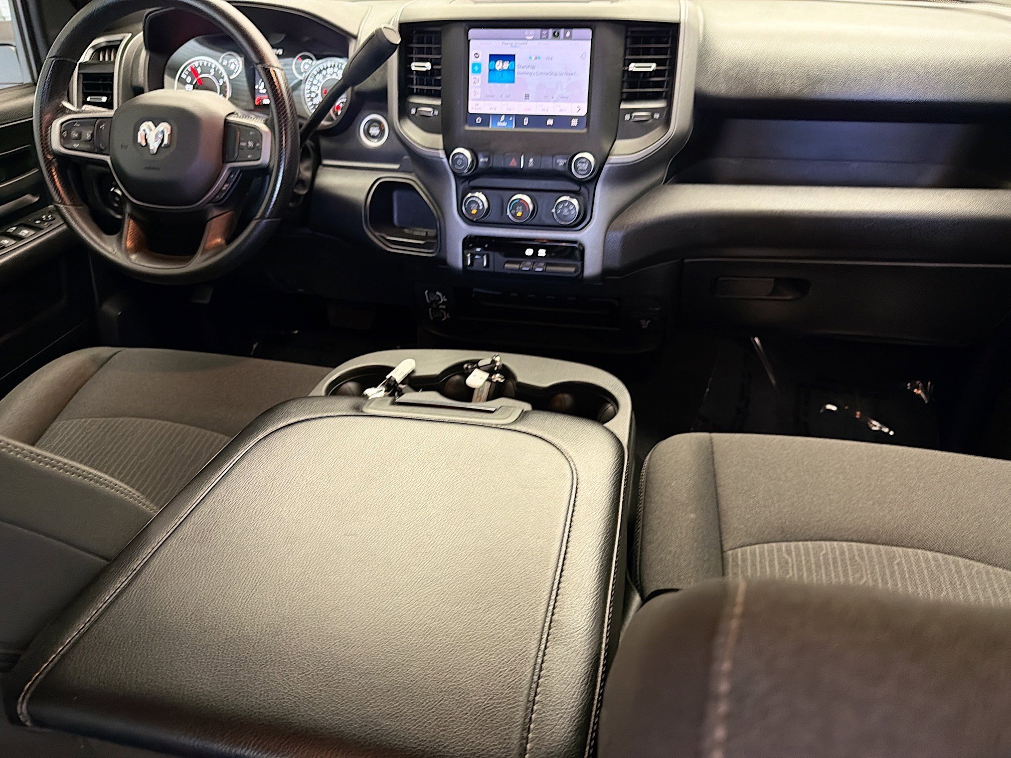 Used 2024 RAM 3500 Tradesman w/ Chrome Appearance Group AWD/4WD image 12