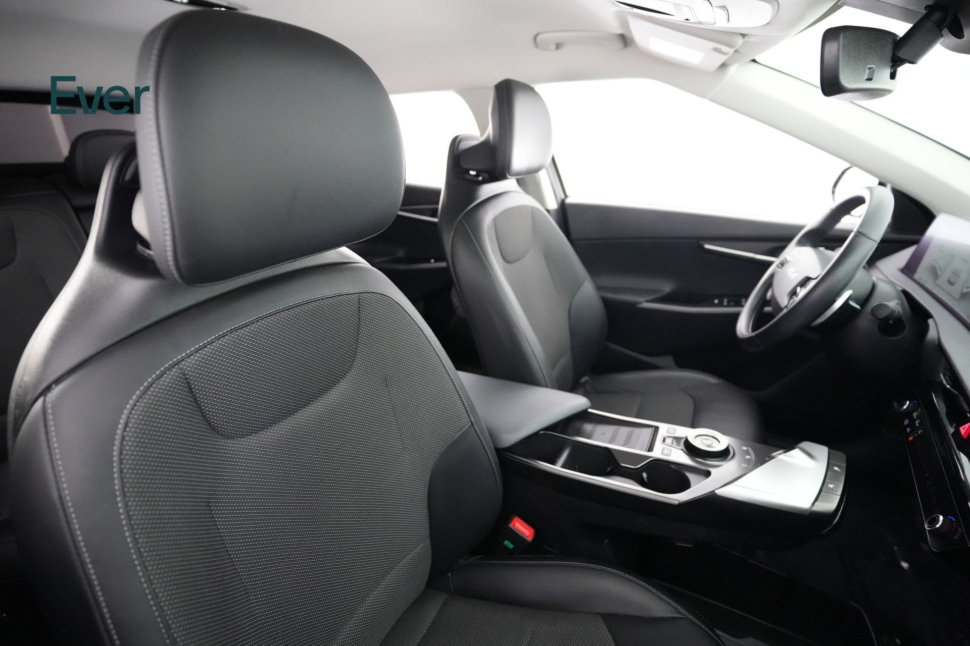 Used 2024 Kia EV6 Light RWD image 23