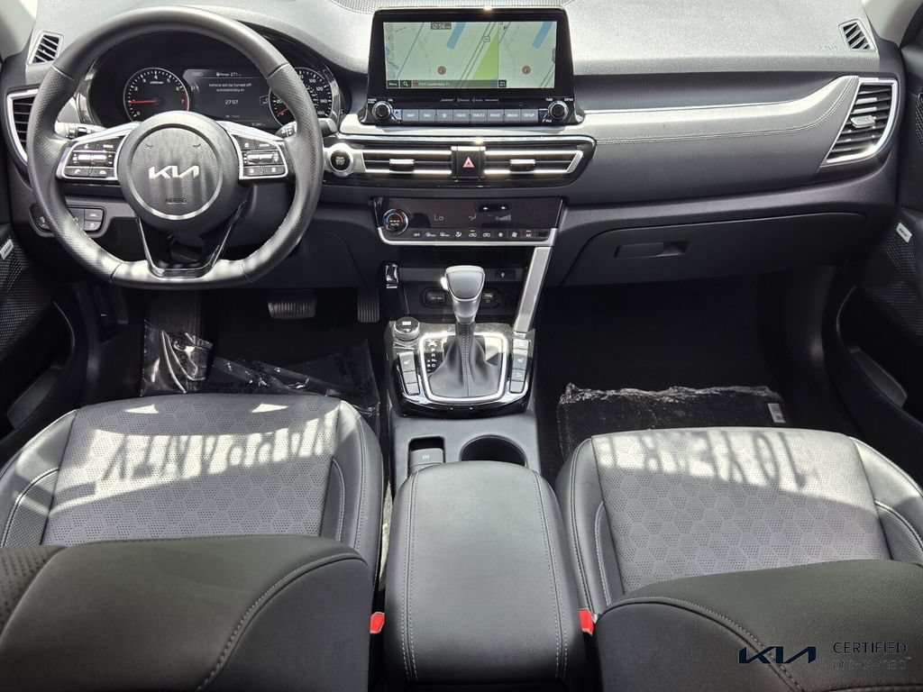 Certified 2023 Kia Seltos SX w/ SX Sunroof Package AWD/4WD image 12