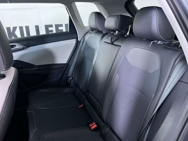 Used 2025 Volkswagen Taos SE image 21