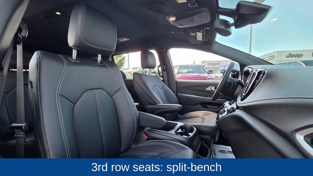New 2025 Chrysler Pacifica Select image 13