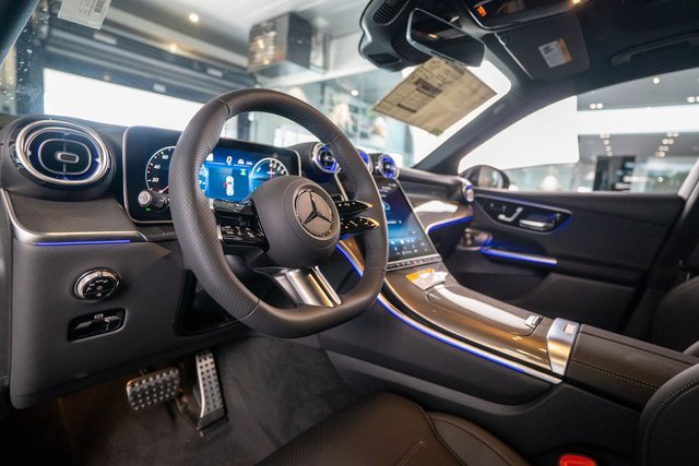 New 2025 Mercedes-Benz GLC 350e 4MATIC image 12