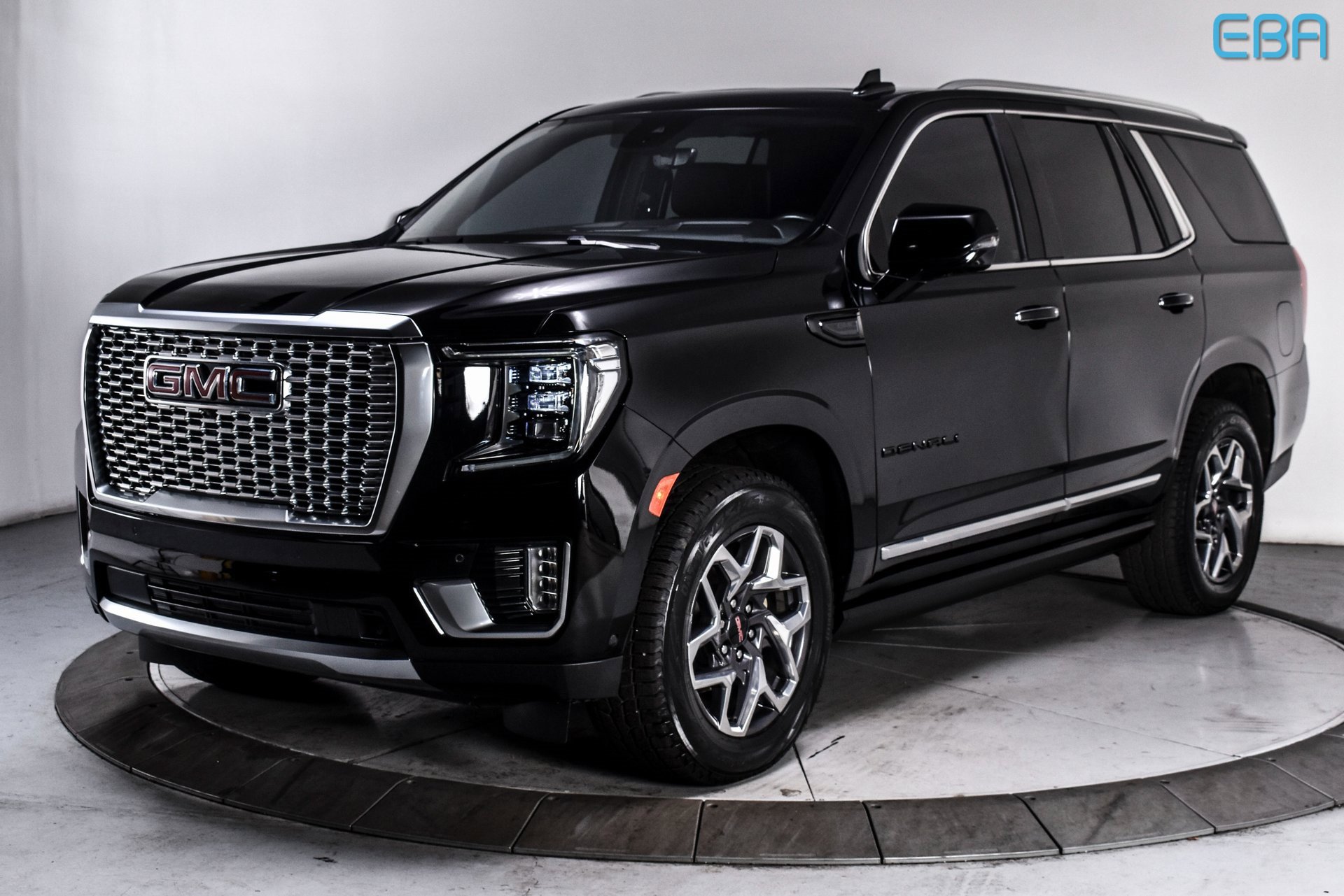 Used 2023 GMC Yukon Denali image 2