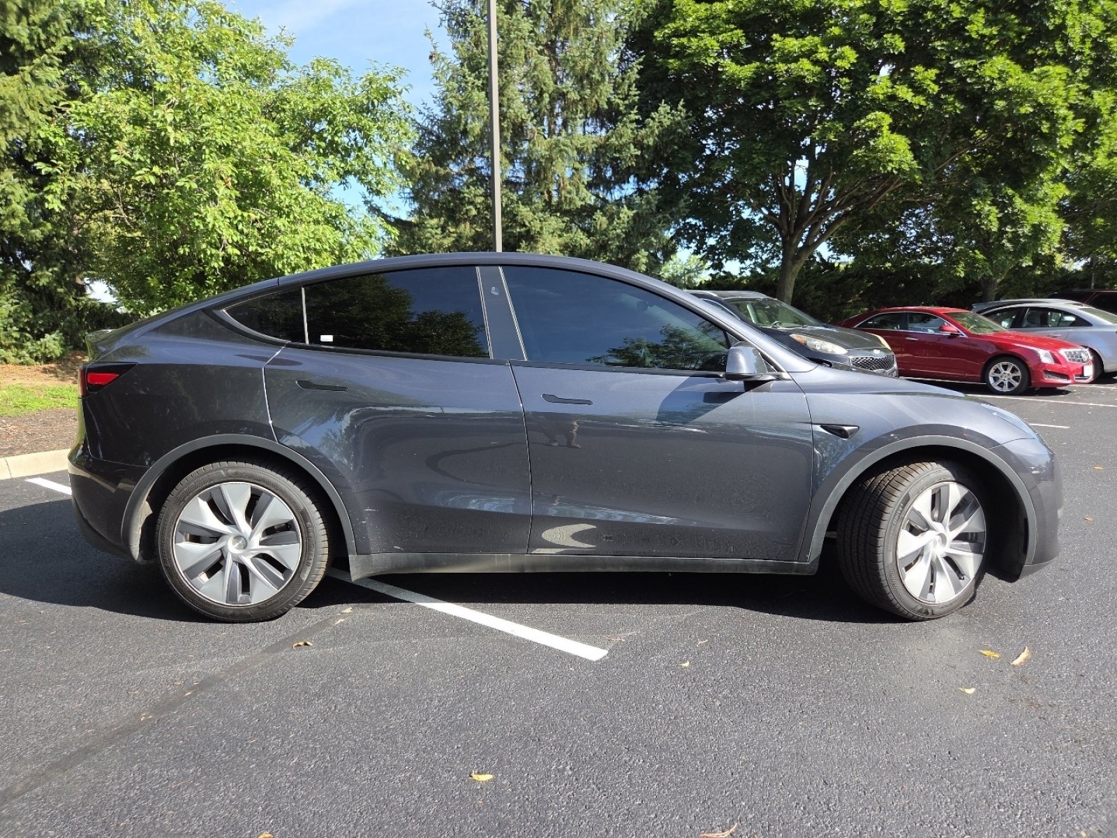 Used 2024 Tesla Model Y Long Range AWD/4WD image 24