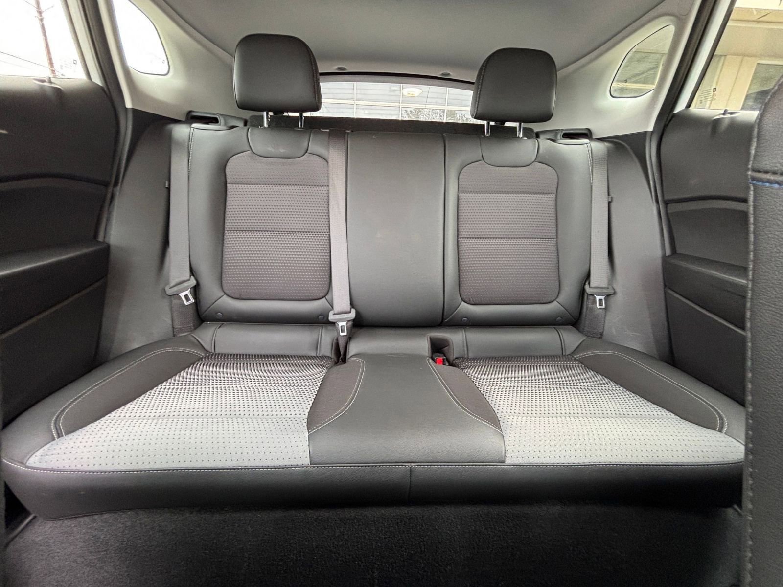 Used 2025 Chevrolet Trax LT FWD image 39