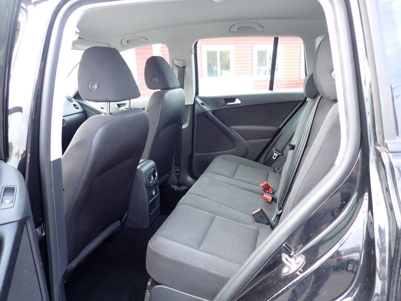 Used 2014 Volkswagen Tiguan S AWD/4WD image 9