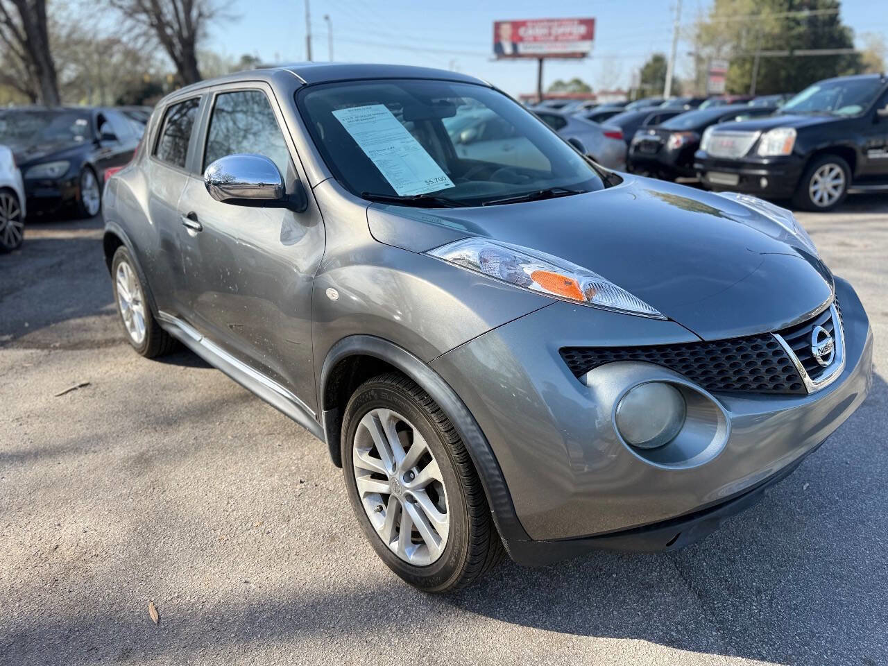 Used 2012 Nissan Juke SL w/ Chrome Pkg image 3