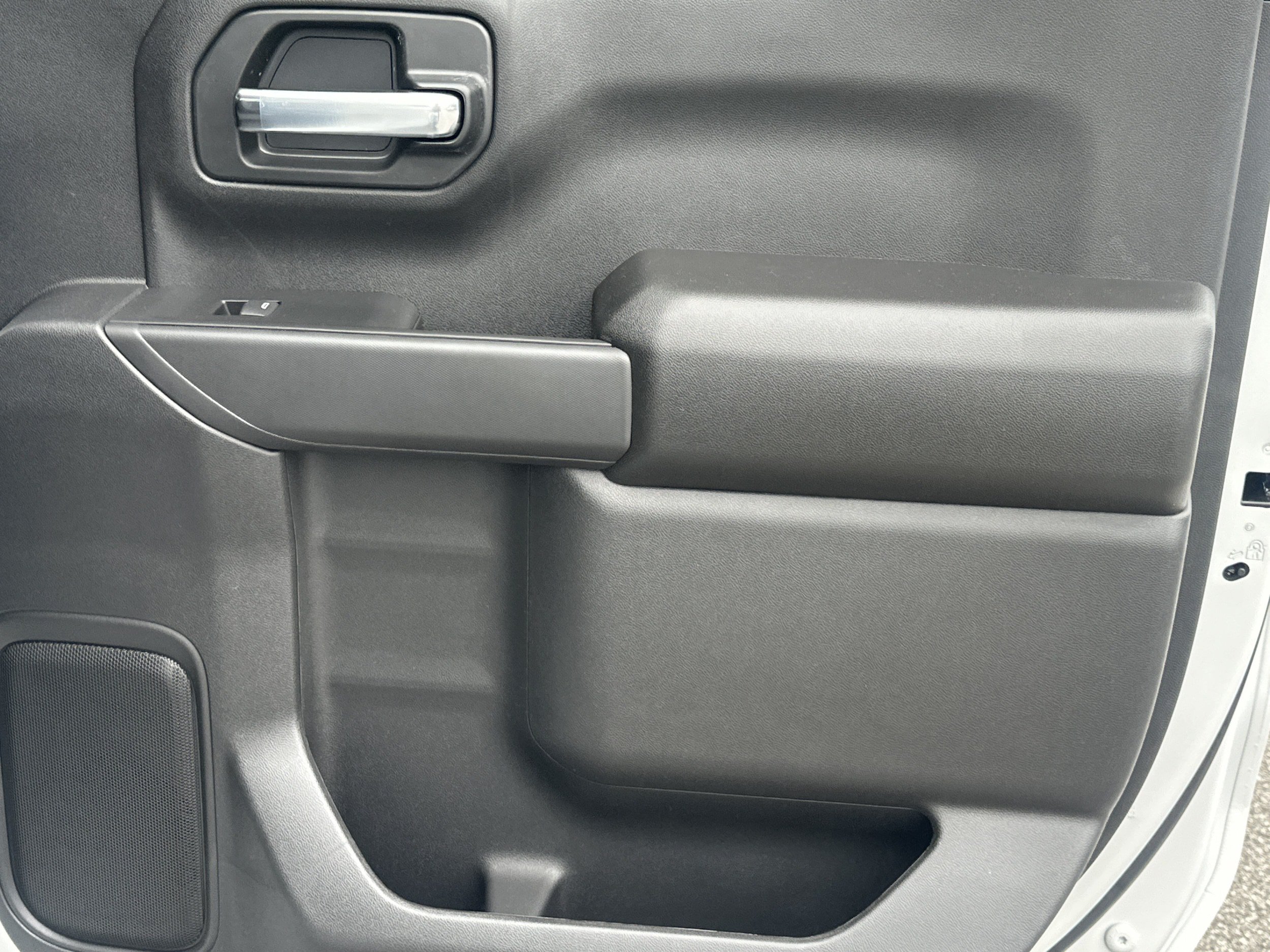 New 2026 Chevrolet Silverado 1500 Custom Trail Boss w/ LPO, Dark Essentials Package AWD/4WD image 16