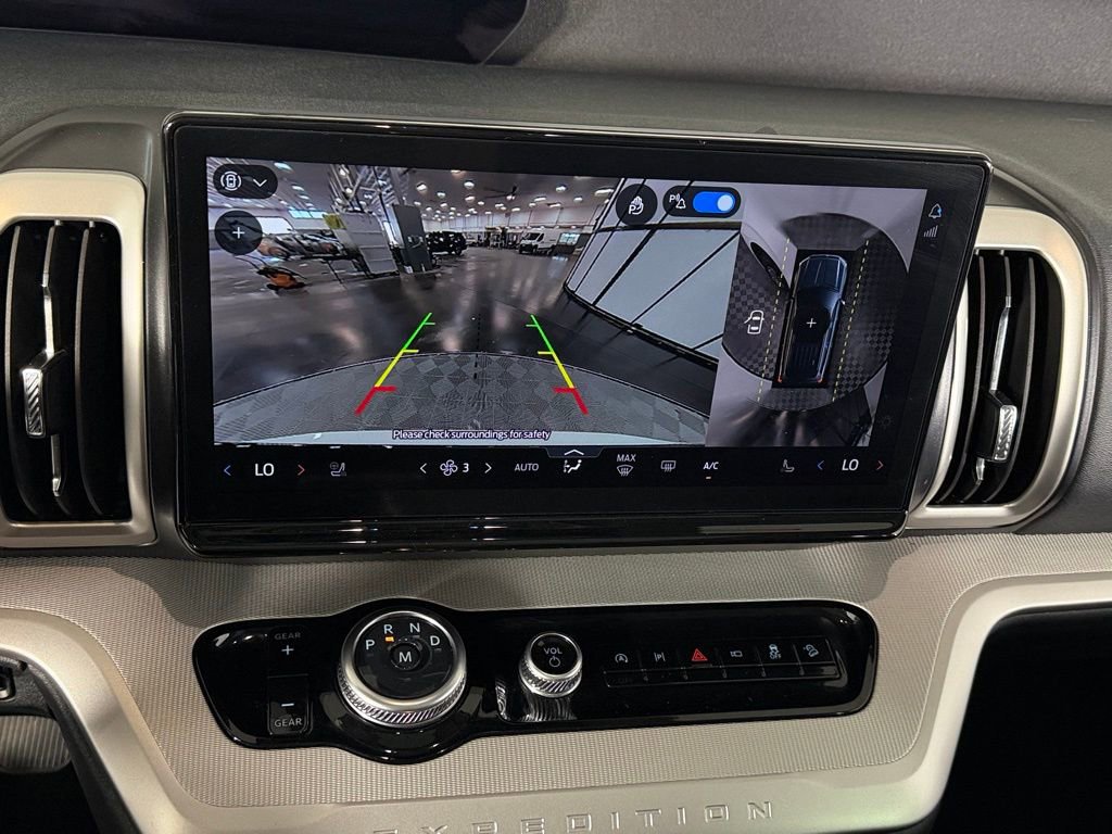 Used 2025 Ford Expedition Active image 14