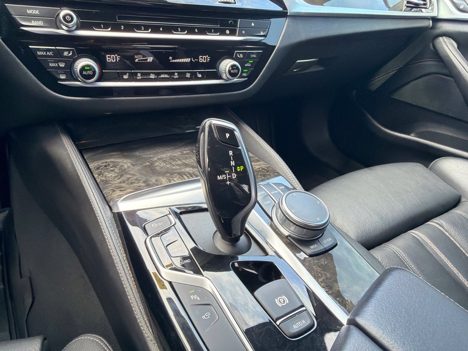 Used 2019 BMW 530i xDrive w/ M Sport Package AWD/4WD image 28