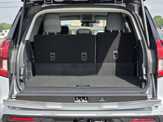 New 2026 Ford Expedition Active RWD image 8