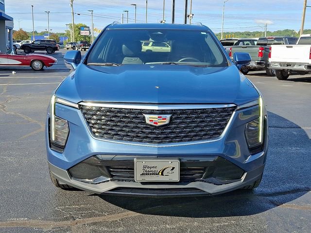 Used 2024 Cadillac XT4 Premium Luxury image 2