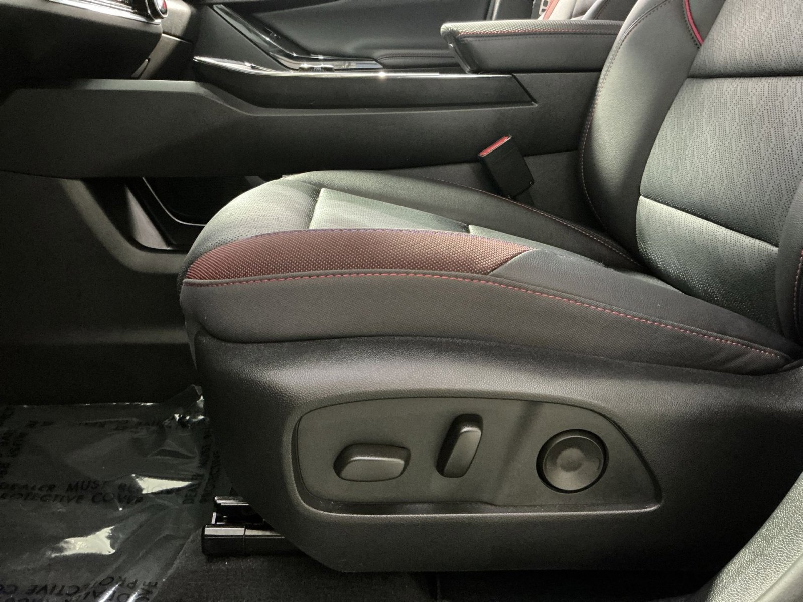 Used 2025 Chevrolet Equinox RS w/ Convenience Package III AWD/4WD image 15