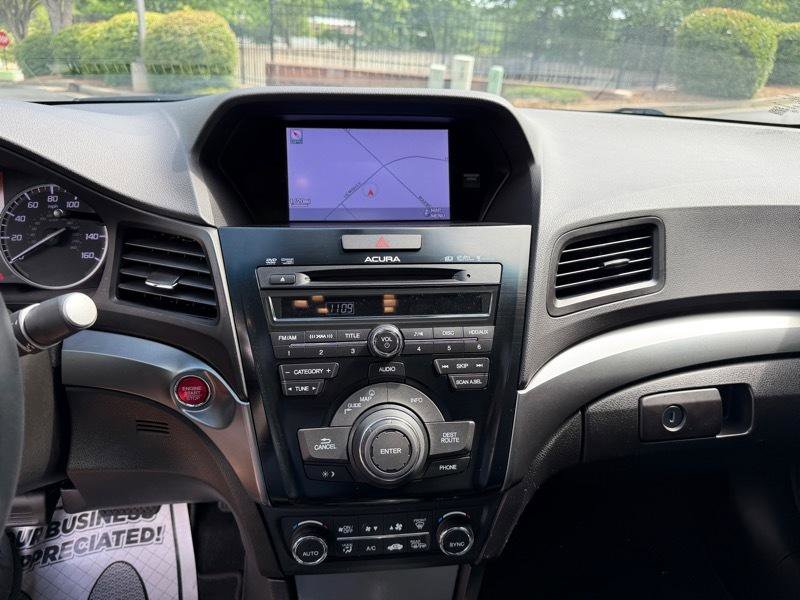 Used 2013 Acura ILX w/ Technology Package FWD image 28
