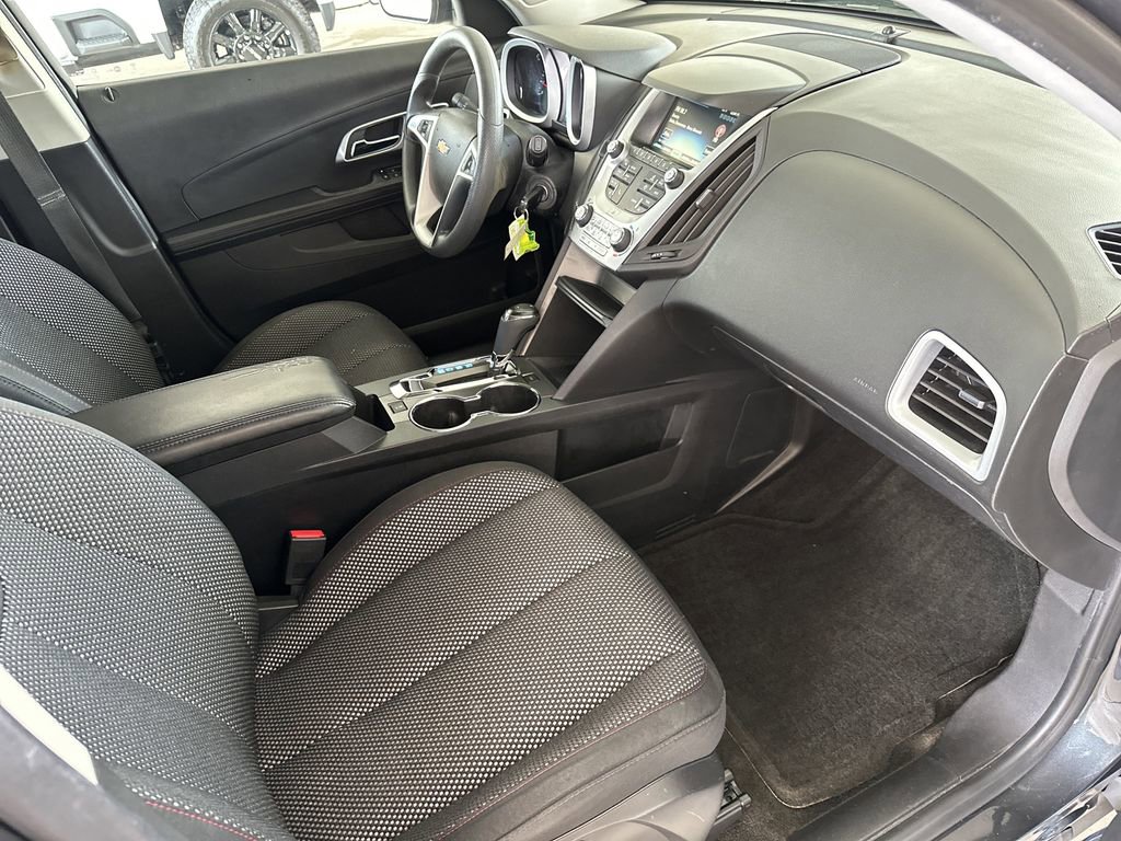 Used 2017 Chevrolet Equinox LT image 34