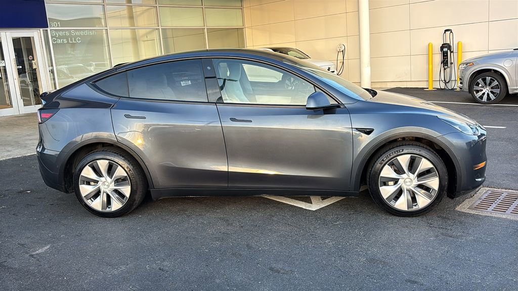 Used 2020 Tesla Model Y Long Range image 25
