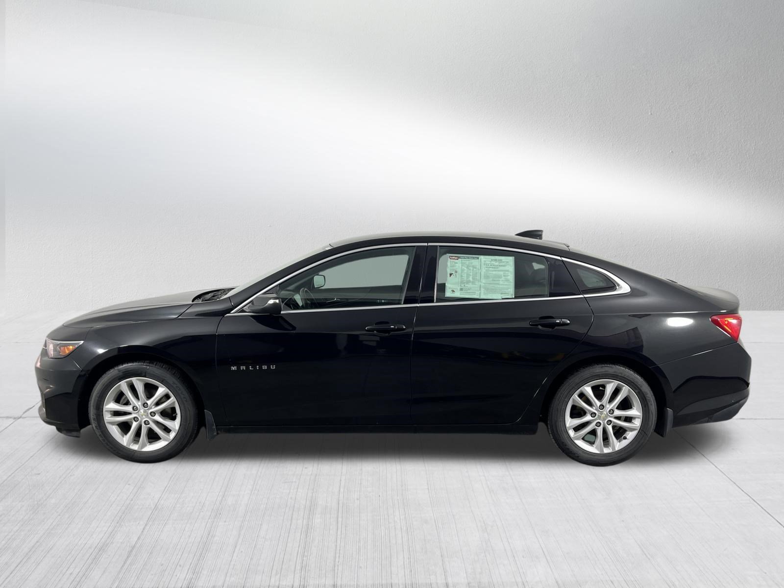 Used 2017 Chevrolet Malibu LT FWD image 4