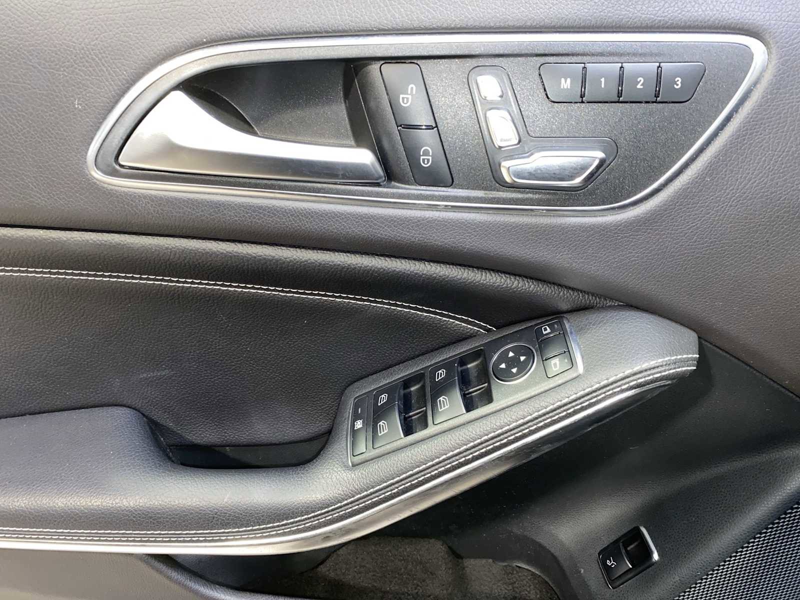 Used 2019 Mercedes-Benz GLA 250 4MATIC image 23