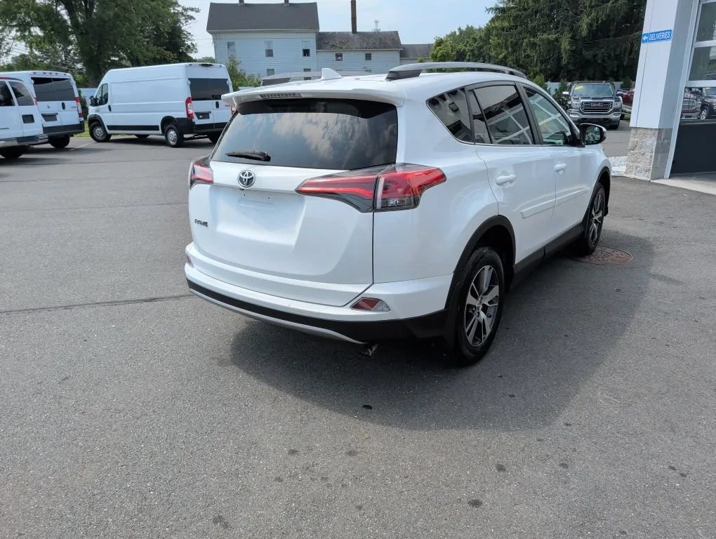 Used 2017 Toyota RAV4 XLE w/ Carpet Mat Package AWD/4WD image 17