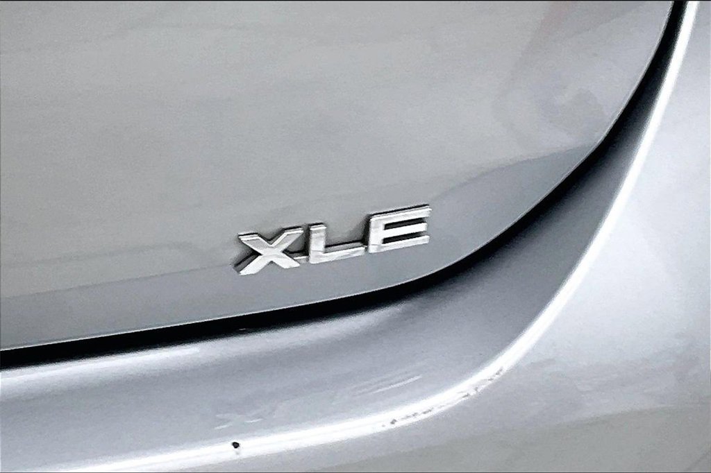 Used 2023 Toyota Highlander XLE image 21