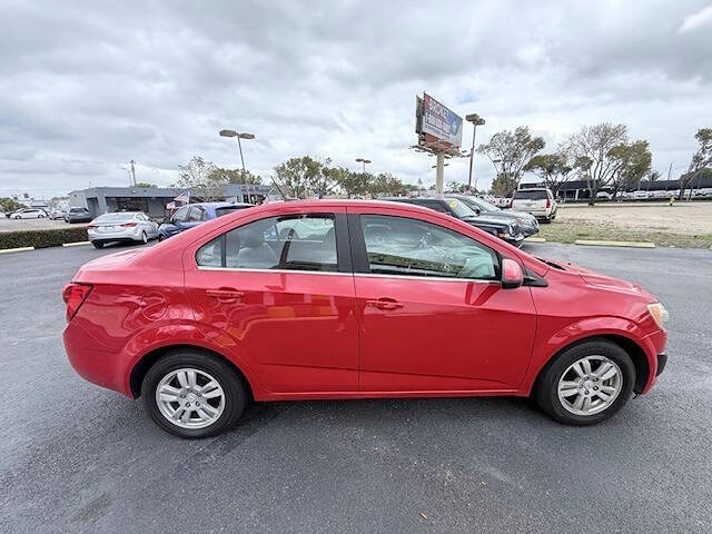 Used 2014 Chevrolet Sonic LT image 7