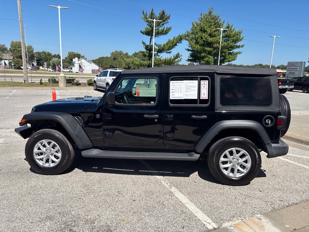Used 2023 Jeep Wrangler Unlimited Sport AWD/4WD image 9