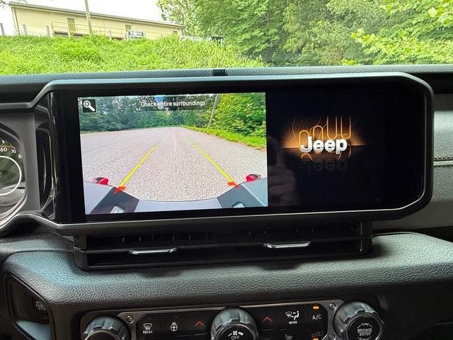 Used 2024 Jeep Gladiator Sport AWD/4WD image 24