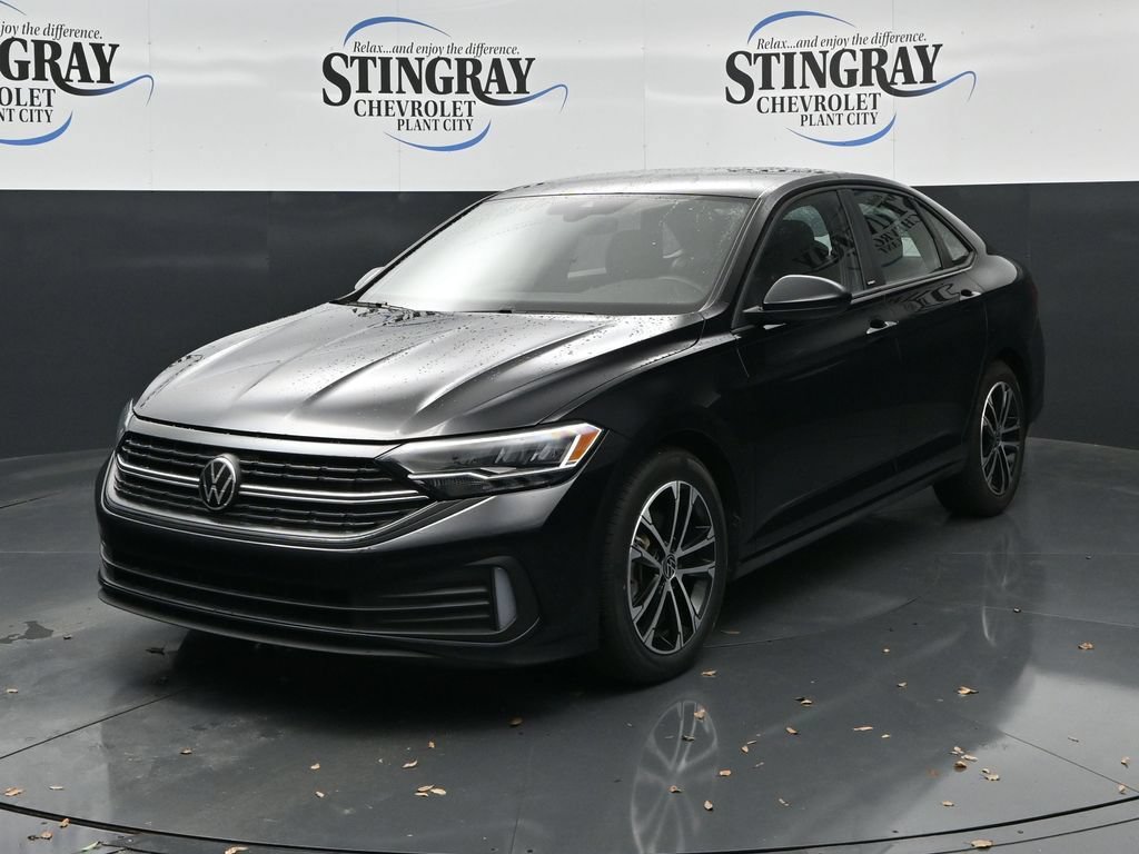 Used 2023 Volkswagen Jetta Sport FWD image 3