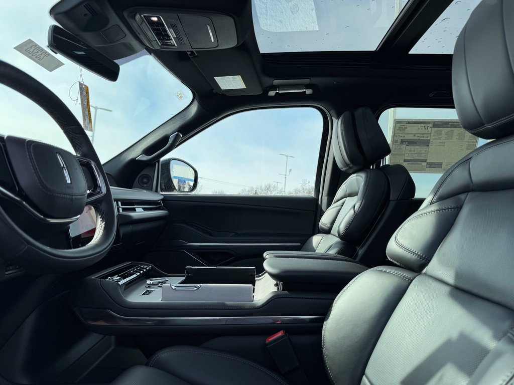 New 2026 Lincoln Navigator Reserve w/ Jet Appearance Package image 39