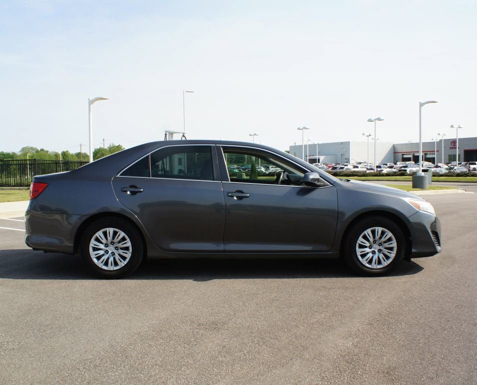 Used 2012 Toyota Camry L FWD image 13