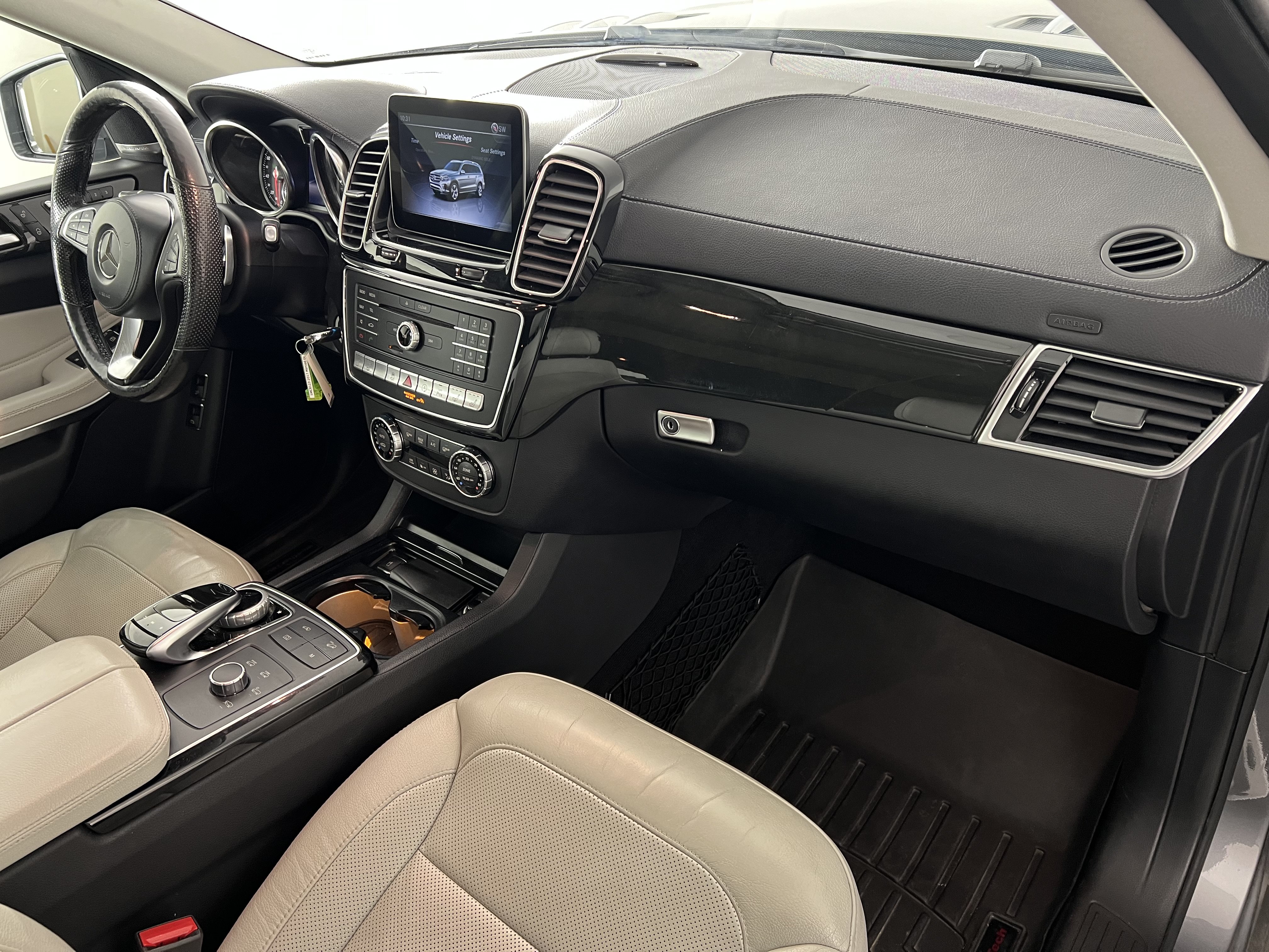 Used 2017 Mercedes-Benz GLS 550 4MATIC image 25