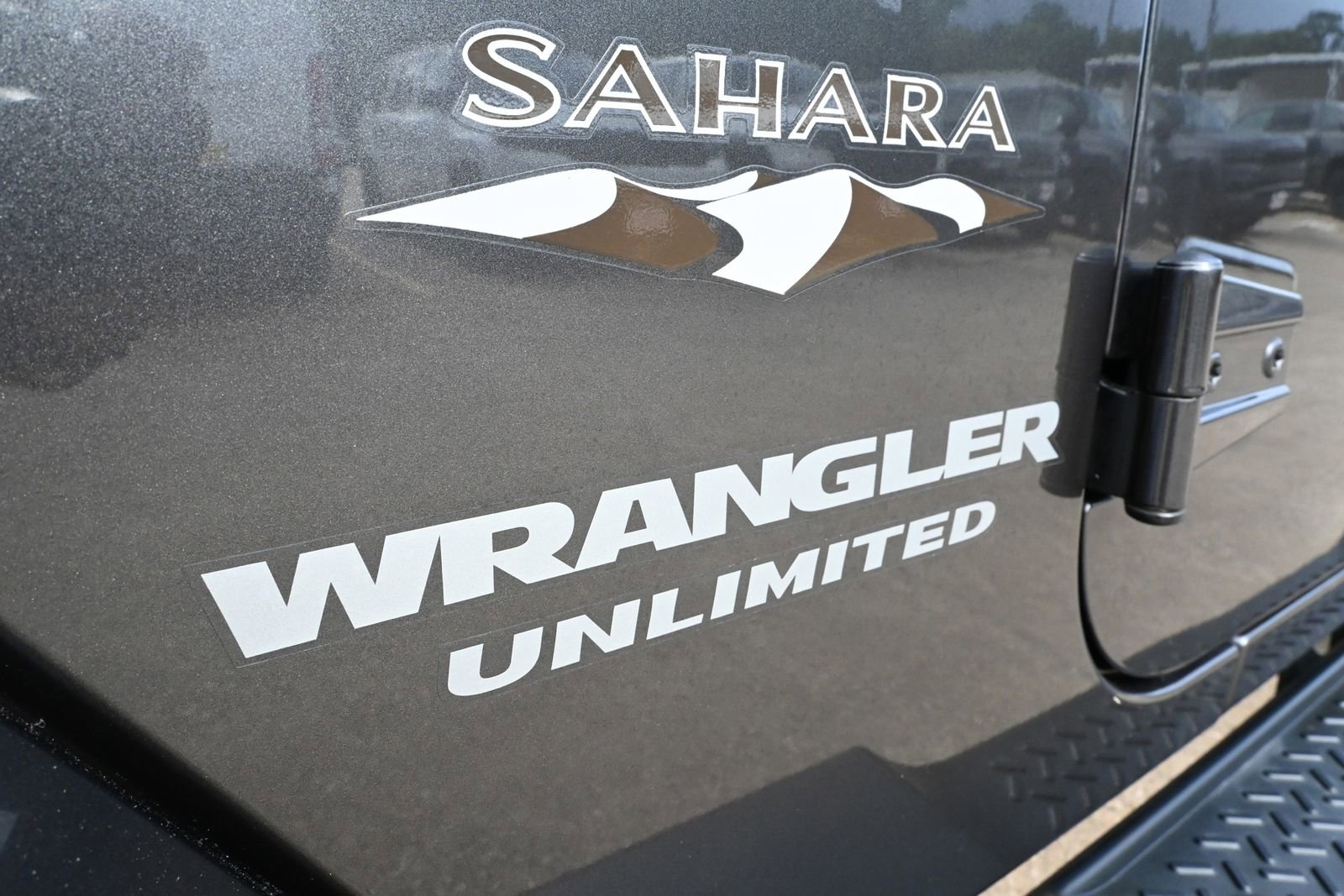 Used 2016 Jeep Wrangler Unlimited Sahara w/ Connectivity Group image 29