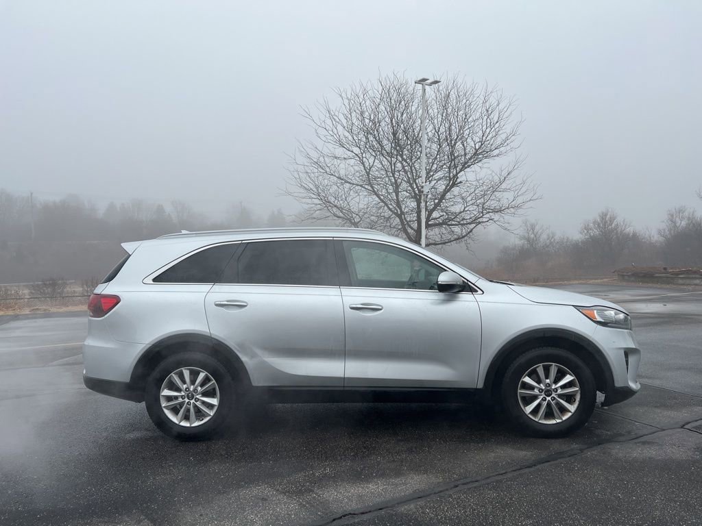 Used 2019 Kia Sorento LX w/ LX Convenience Package image 3