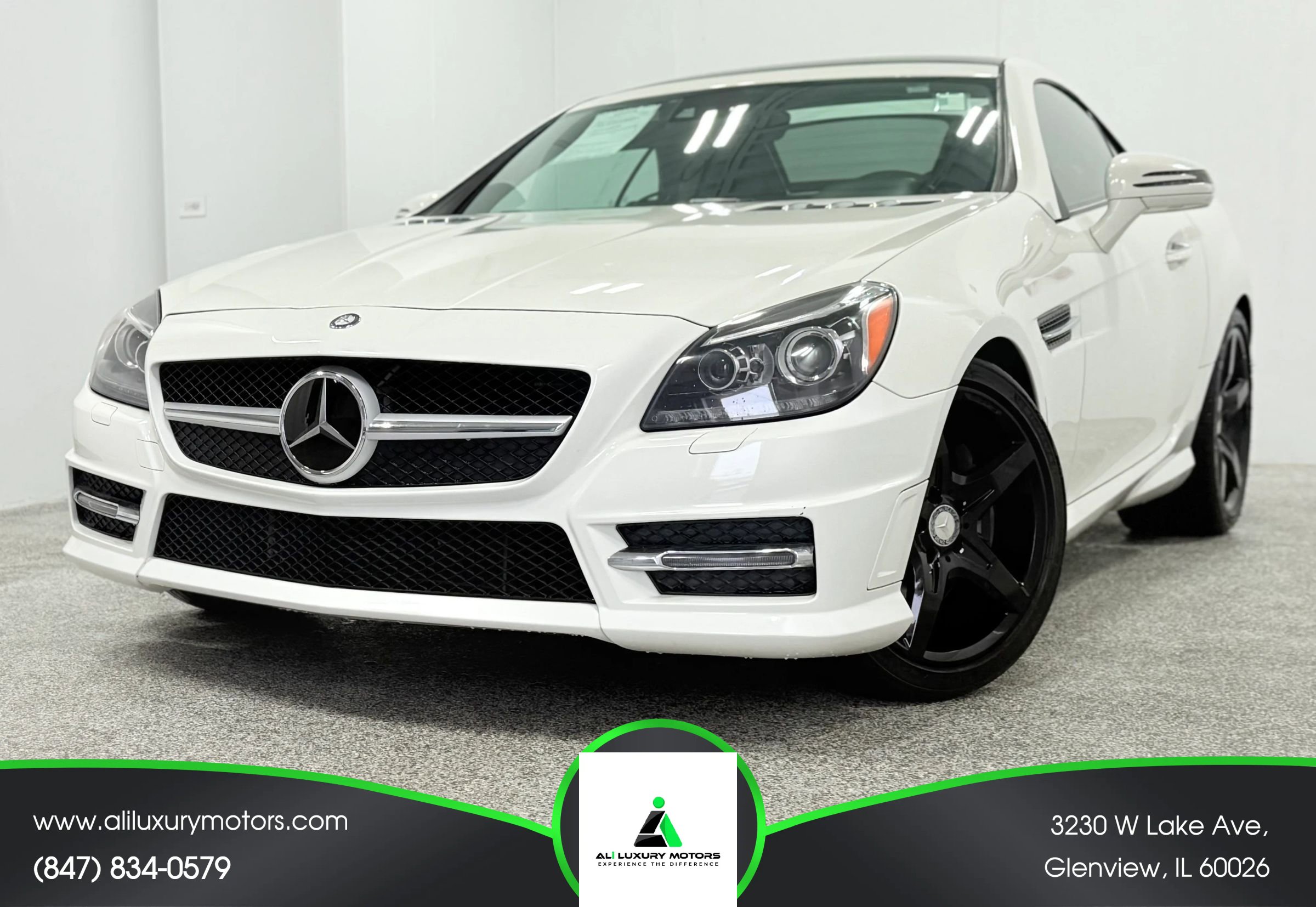 Used 2013 Mercedes-Benz SLK 350 image 1