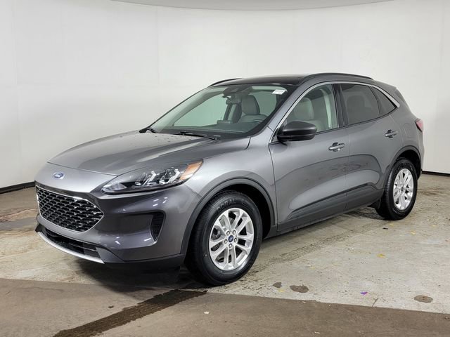 Used 2022 Ford Escape SE w/ Cold Weather Package FWD image 9