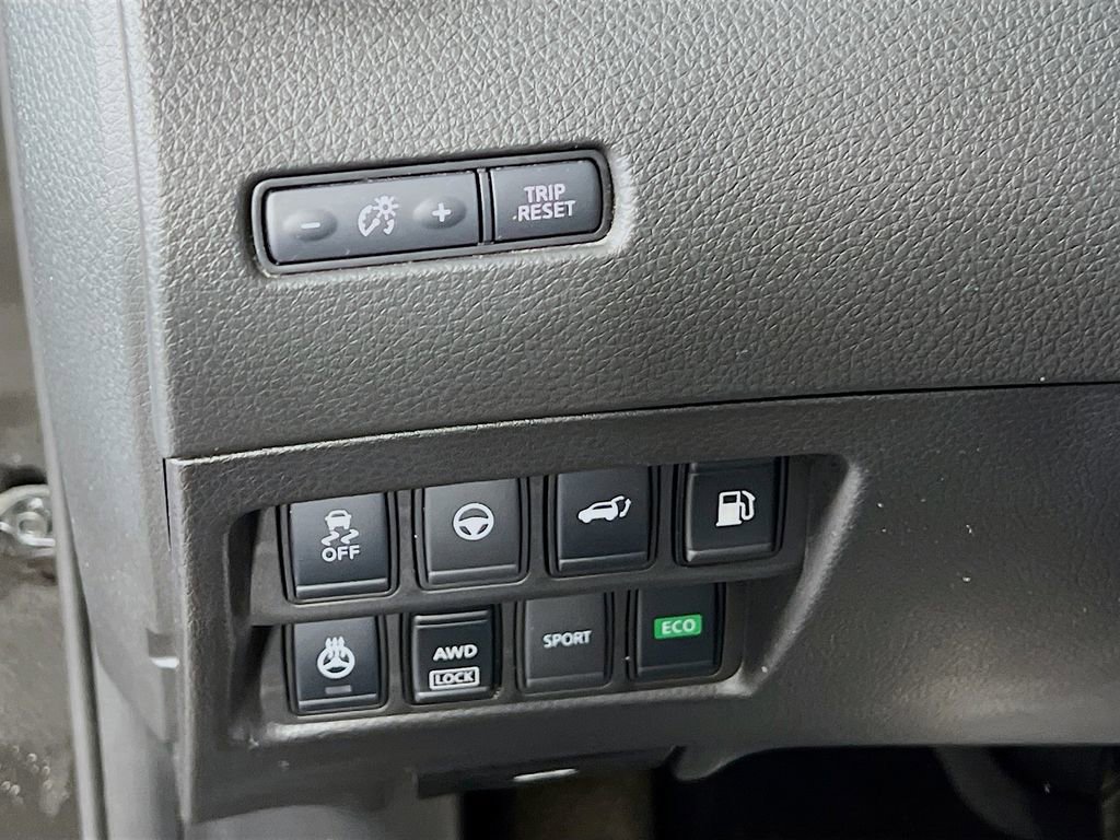 Used 2019 Nissan Rogue SV w/ Sun & Sound Touring Package image 9