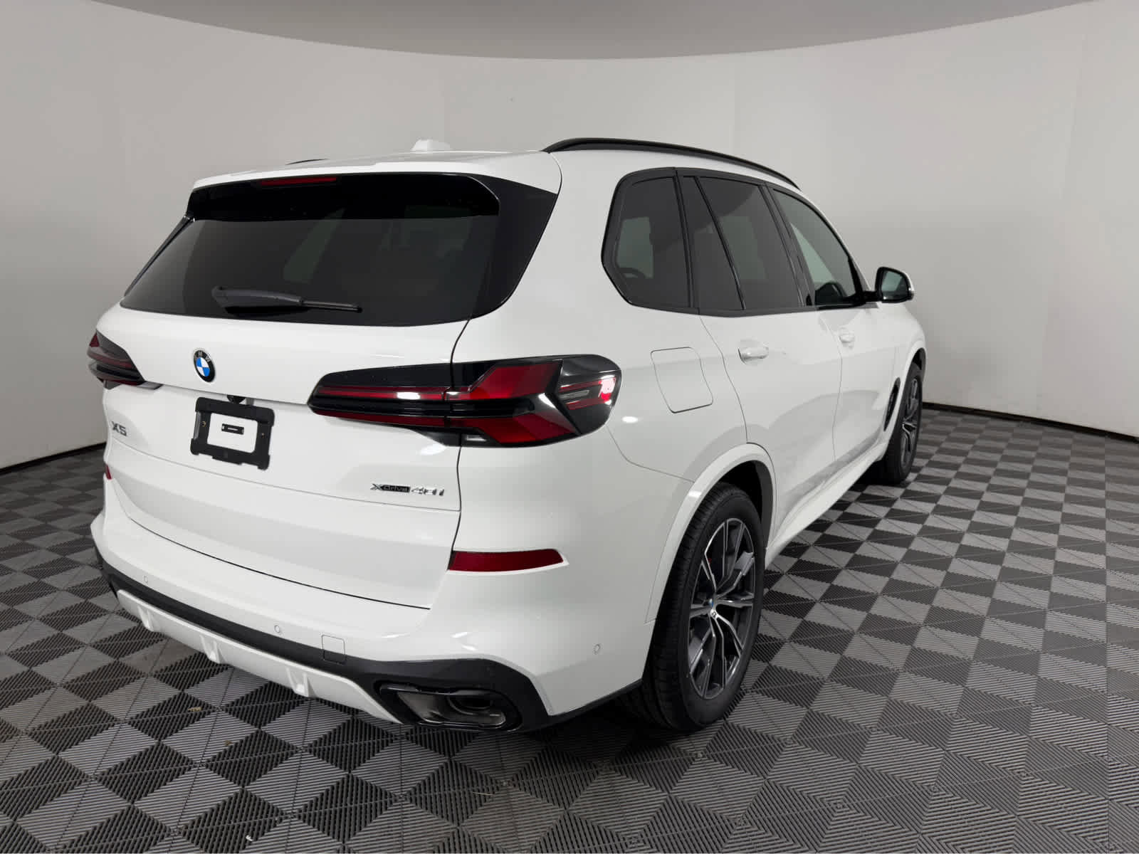 New 2026 BMW X5 xDrive40i w/ M Sport Package image 4
