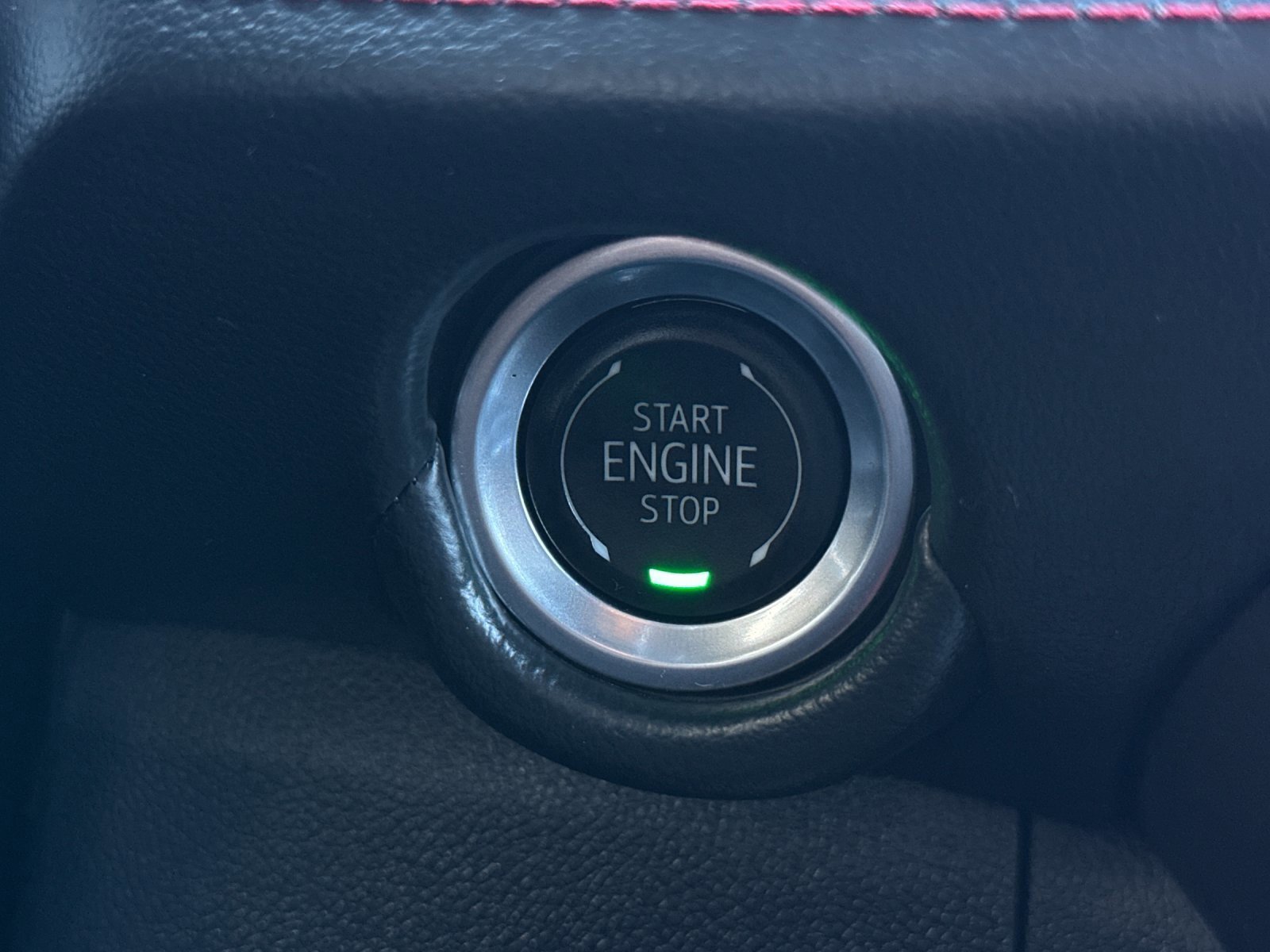 Used 2025 Chevrolet Suburban RST image 26