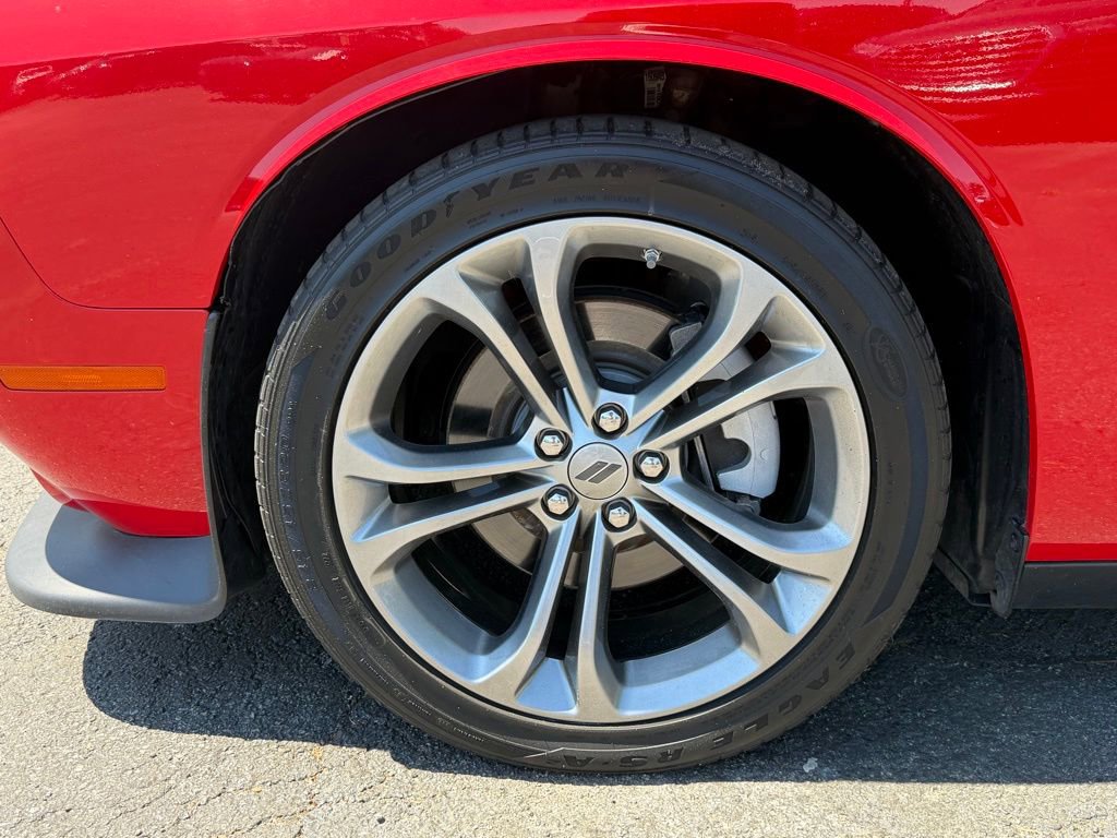 Used 2022 Dodge Challenger R/T RWD image 8
