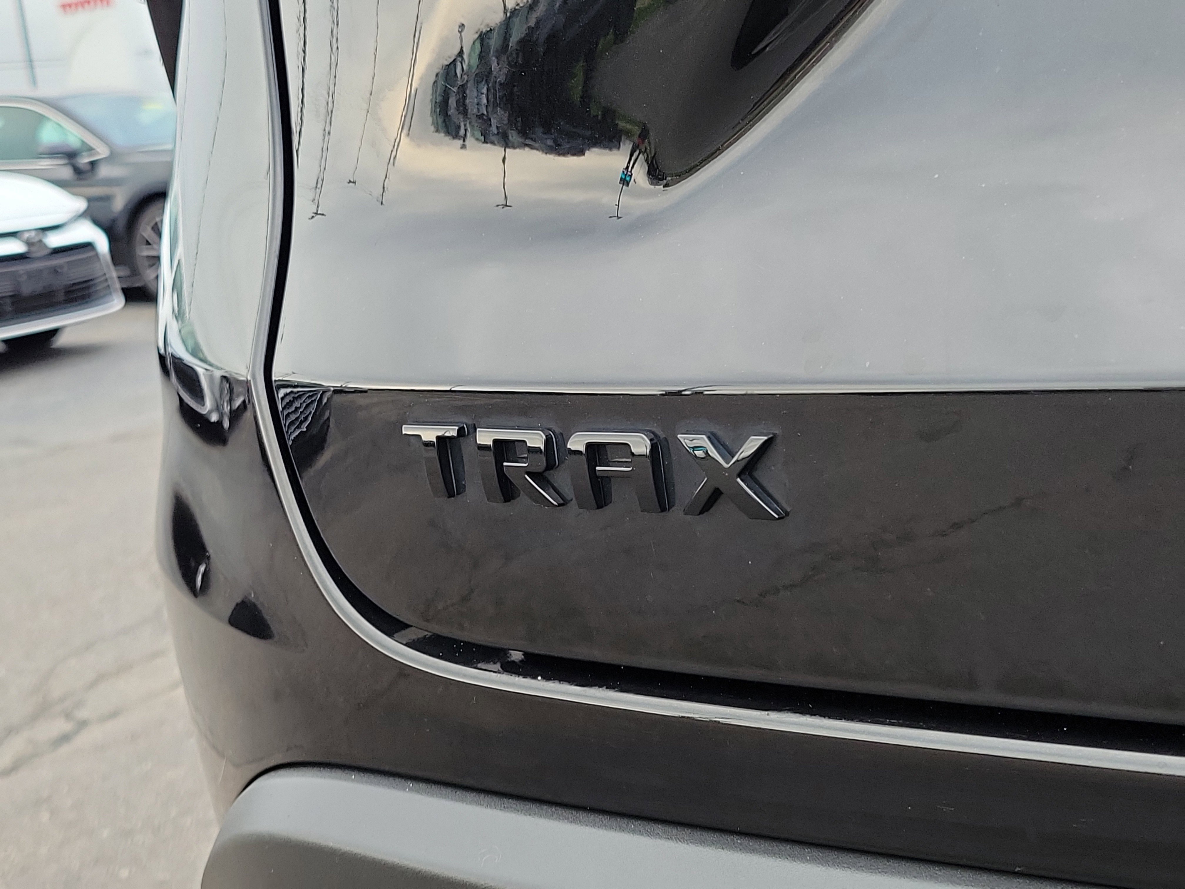 Used 2025 Chevrolet Trax RS FWD image 6