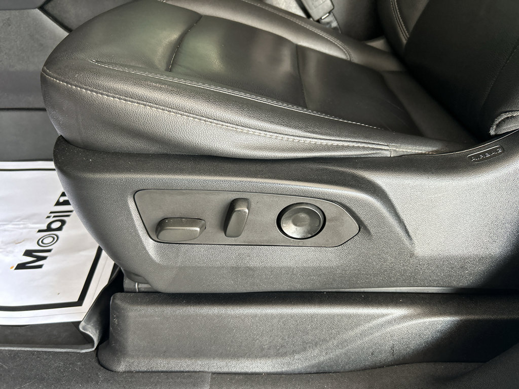 Used 2023 Chevrolet Tahoe LT w/ Luxury Package image 17