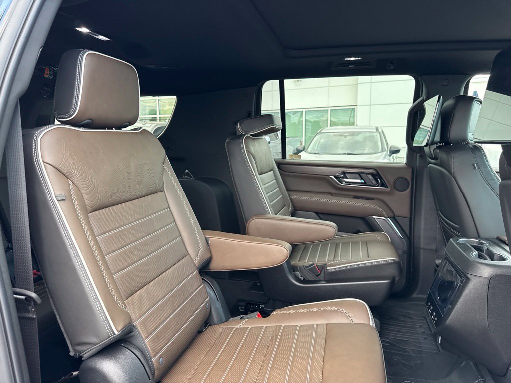New 2026 GMC Yukon XL Denali Ultimate w/ LPO, Illumination Package AWD/4WD image 30