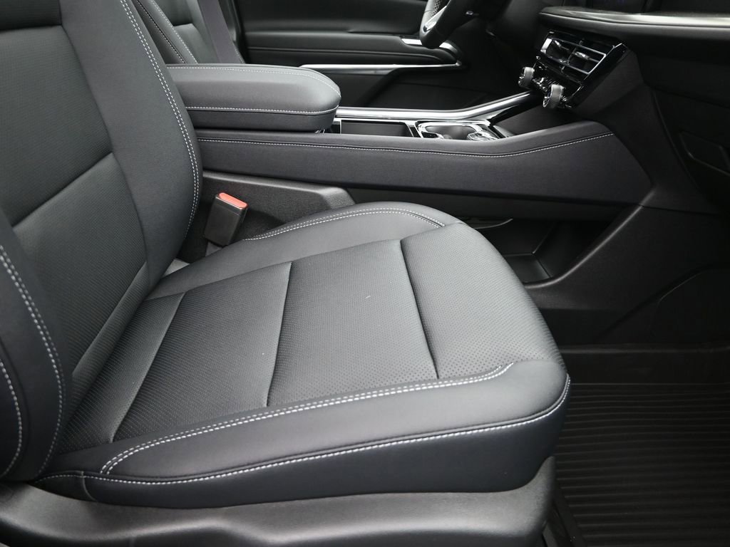 New 2026 Chevrolet Traverse LT w/ Sun and Wheel Package FWD image 25