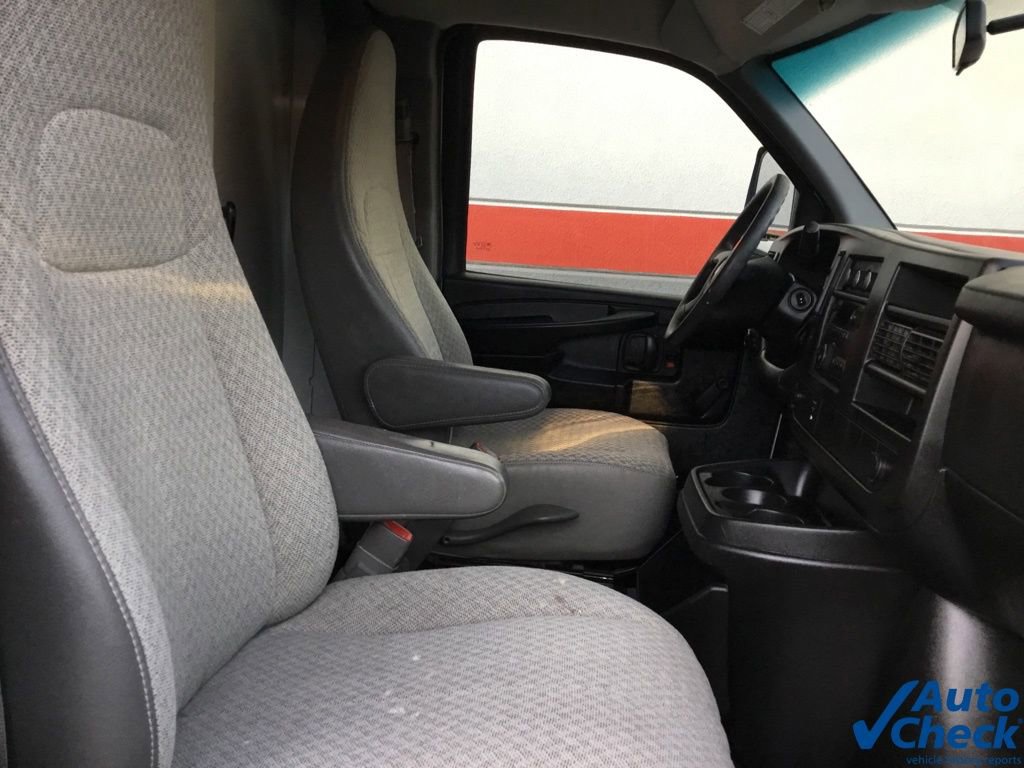 Used 2011 Chevrolet Express 3500 image 24