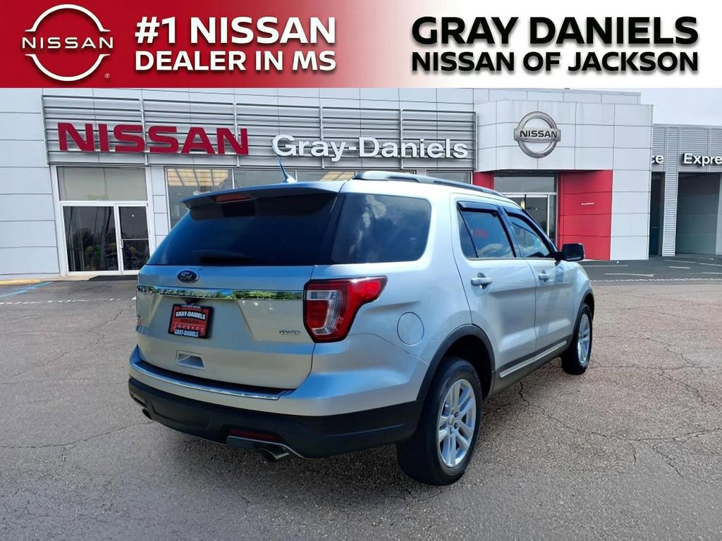 Used 2018 Ford Explorer XLT w/ Equipment Group 201A AWD/4WD image 7