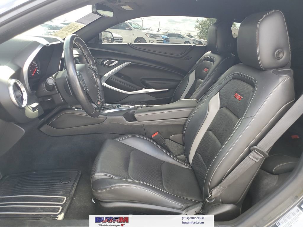 Used 2018 Chevrolet Camaro SS RWD image 8