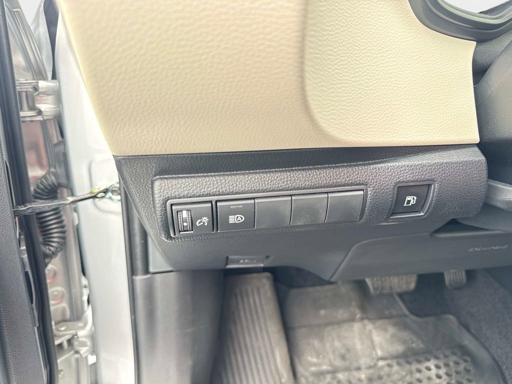 Used 2026 Toyota Corolla LE image 29